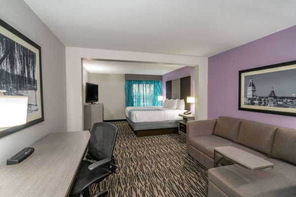 La Quinta Inns and Suites Clarksville